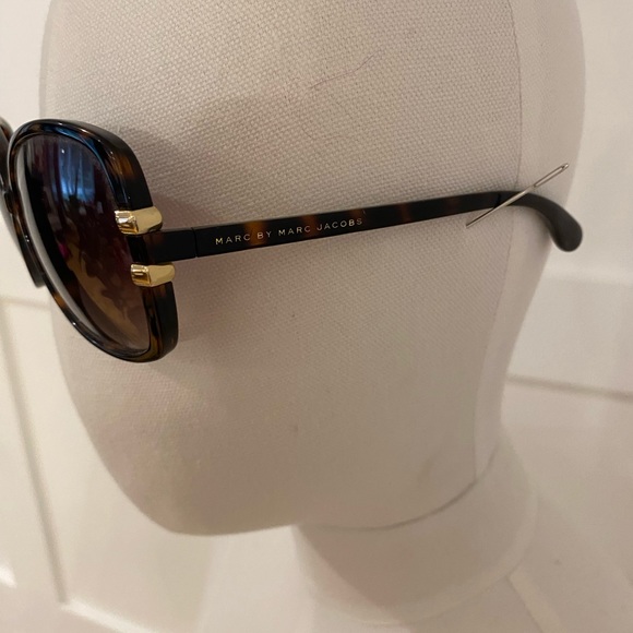Marc by Marc Jacobs sunnies, no case. - Picture 2 of 2